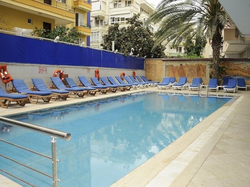 Фотографія Larsen's Suit Hotel 3*